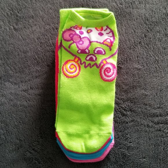 Hello Kitty 5 pack no show socks - Picture 3 of 9